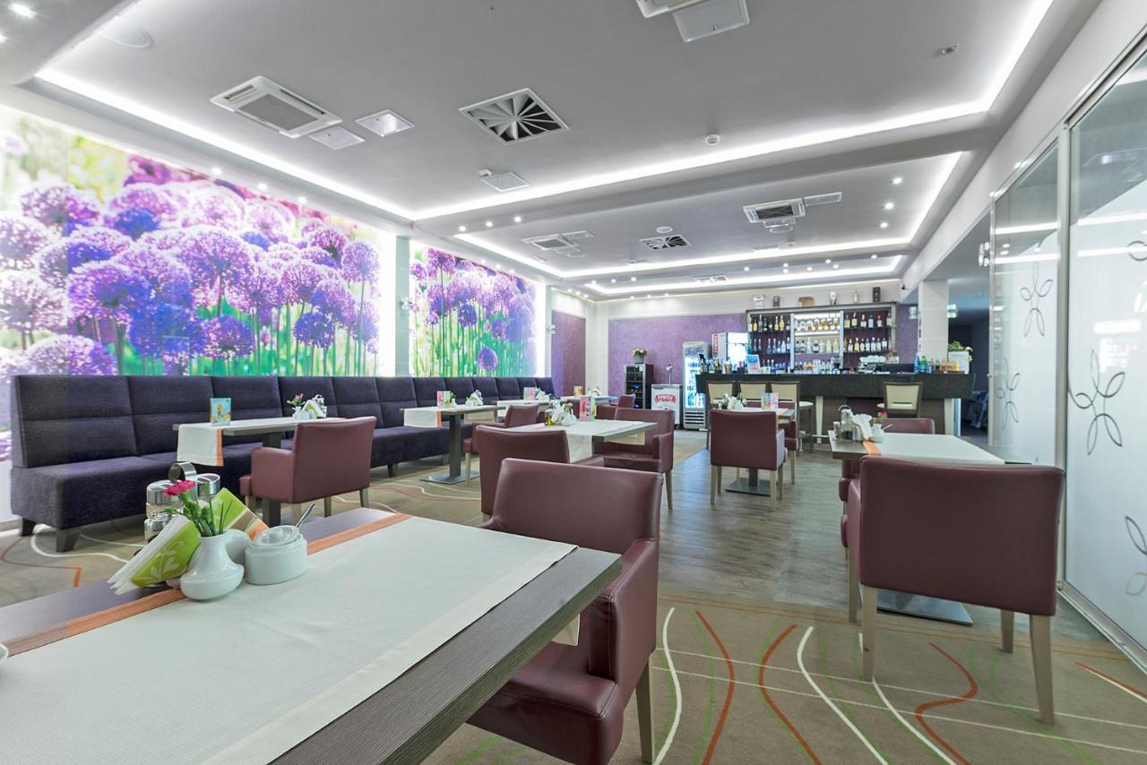 Hotel Olivia Medical Spa Skomielna Czarna المظهر الخارجي الصورة