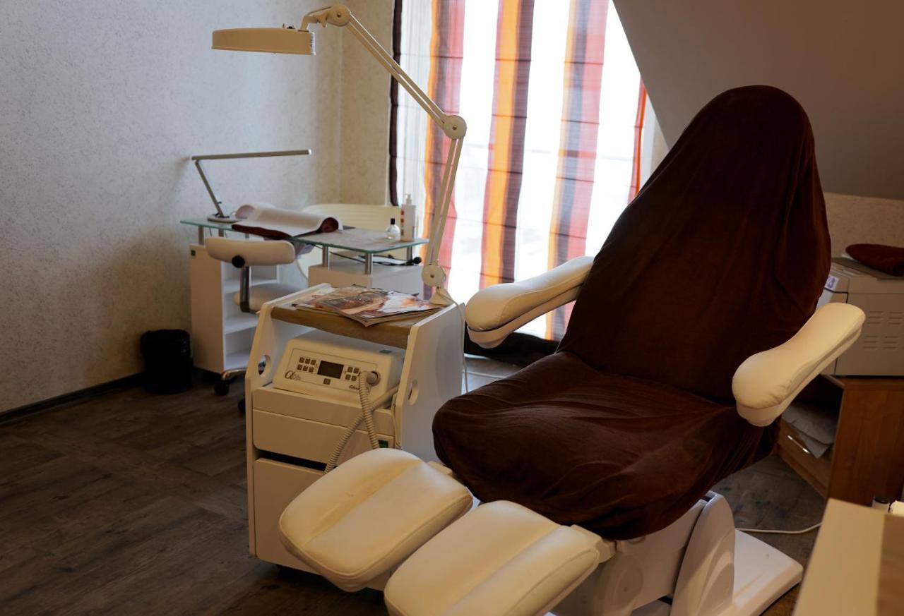 Hotel Olivia Medical Spa Skomielna Czarna المظهر الخارجي الصورة