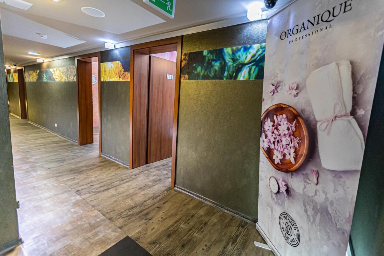 Hotel Olivia Medical Spa Skomielna Czarna المظهر الخارجي الصورة
